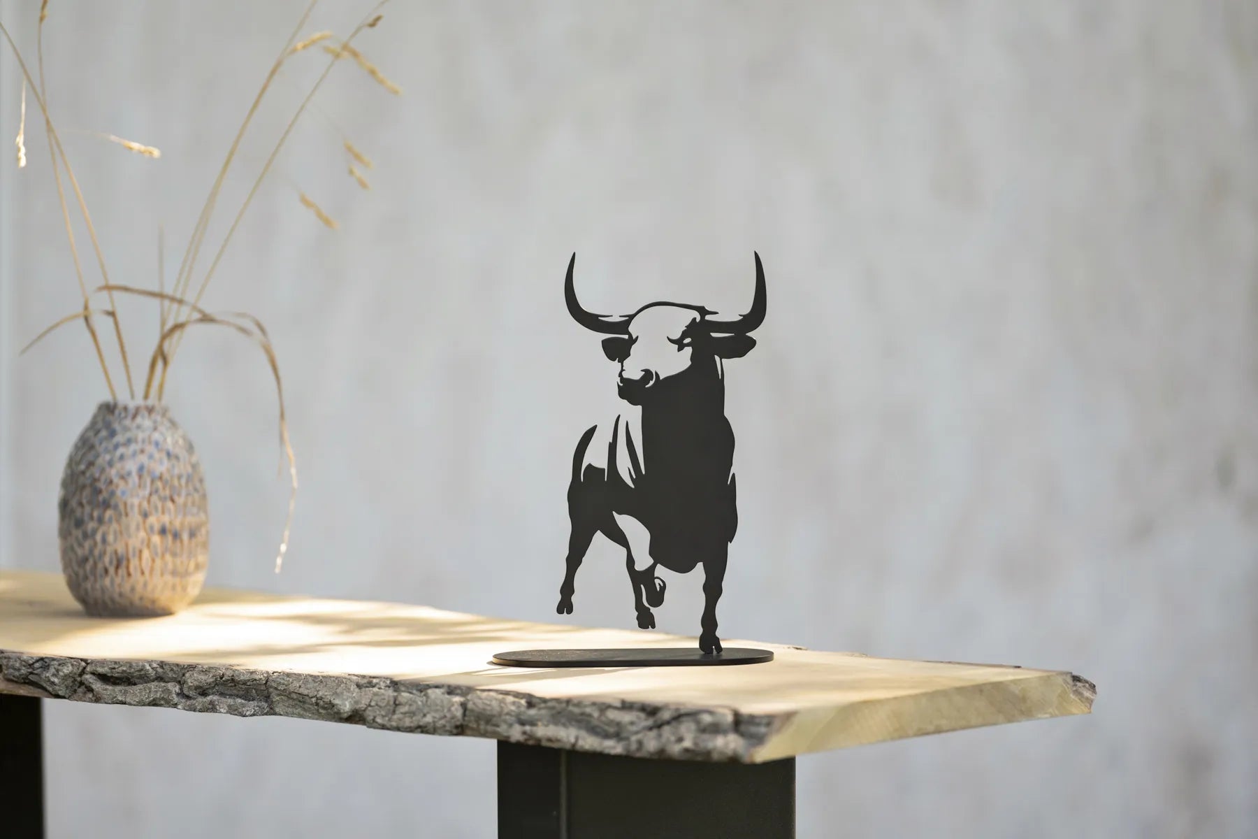 Figur "Katze im Arm"