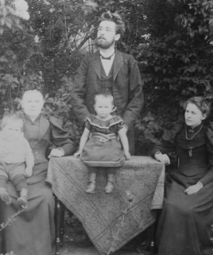 Johannes Dwenger und Familie
