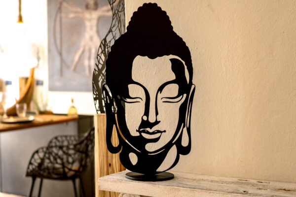 Buddha stehend